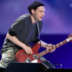 Watch Josh Klinghoffer cover the theme from ﻿’The Golden Girls’