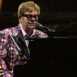 Elton John honors Queen Elizabeth II at Toronto concert